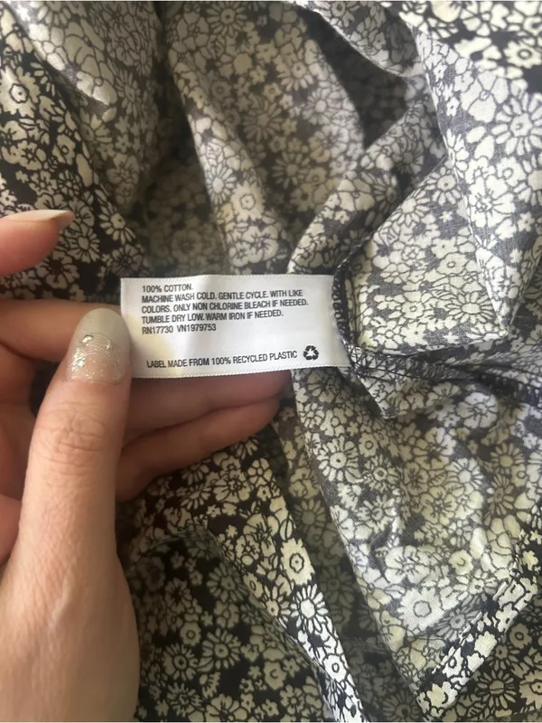 Women’s Floral Print Peasant Top size Large NWT - Image 4