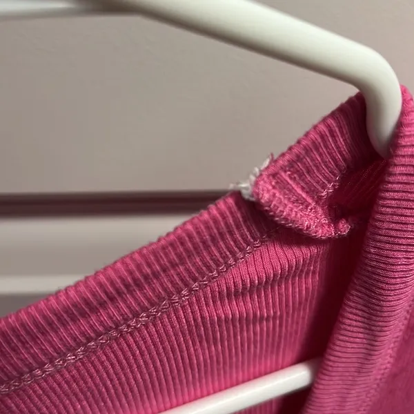 Vibrant pink ribbed Tee - Image 4