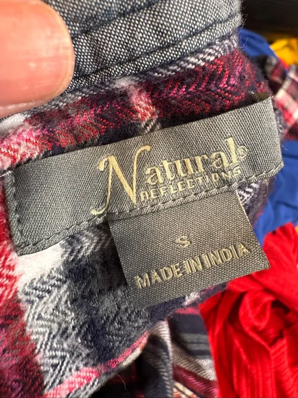Natural Reflections Plaid Flannel Button Down Shirt Womens Small Navy Red Cotton - Image 4