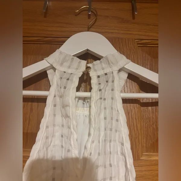 White Textured Sleeveless Halter Top - Image 4