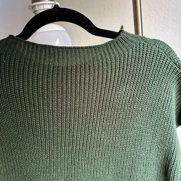 Green Sleeveless Sweater with Pocket Size L - Image 4