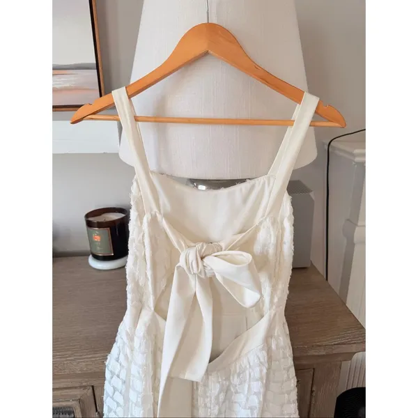 Abbey Glass Melody Bow Back Dress in white Size‎ Small - Image 5
