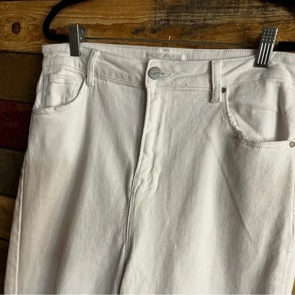 Risen White Distressed Jeans‎ Size 15/32 - Image 3