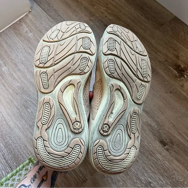 Lululemon Sneakers Pink - Image 3