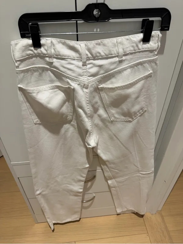 High-Rise White Women's Jeans - Clean Classic Look - Image 4