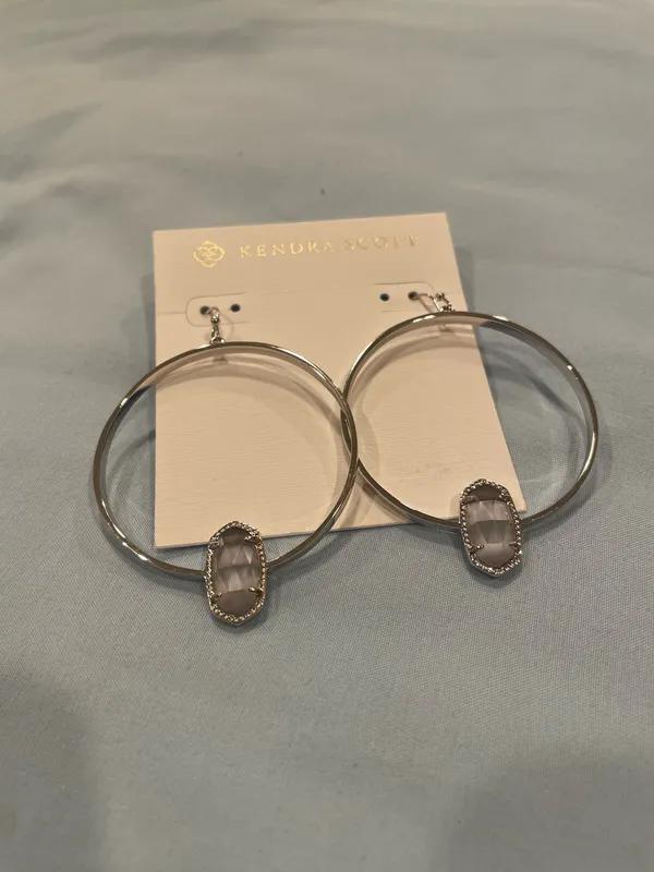 Kendra Scott Large Silver Round Earrings - Image 2