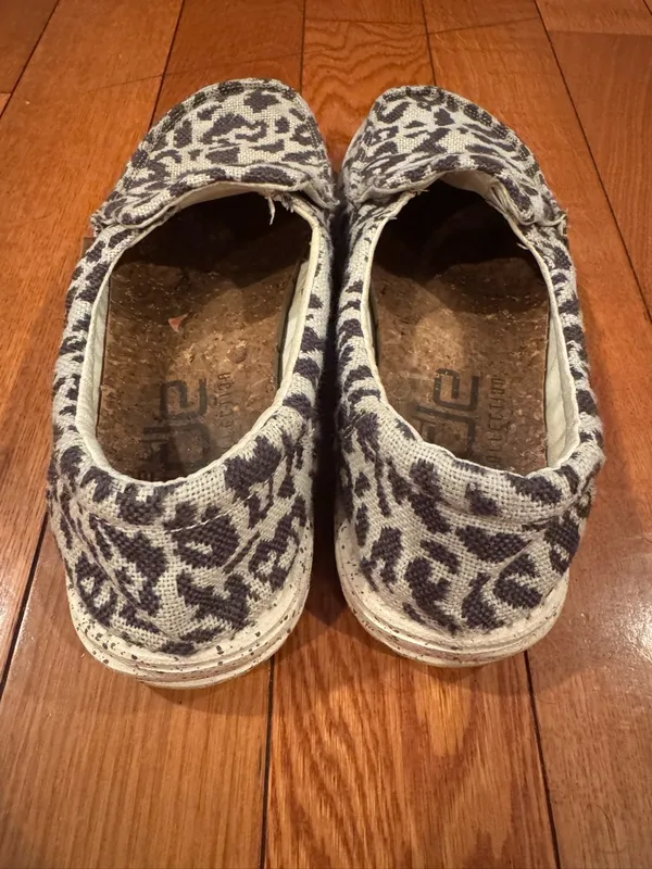 Hey Dude Misty Woven Cheetah Grey Slip-Ons Size 8 - Image 2