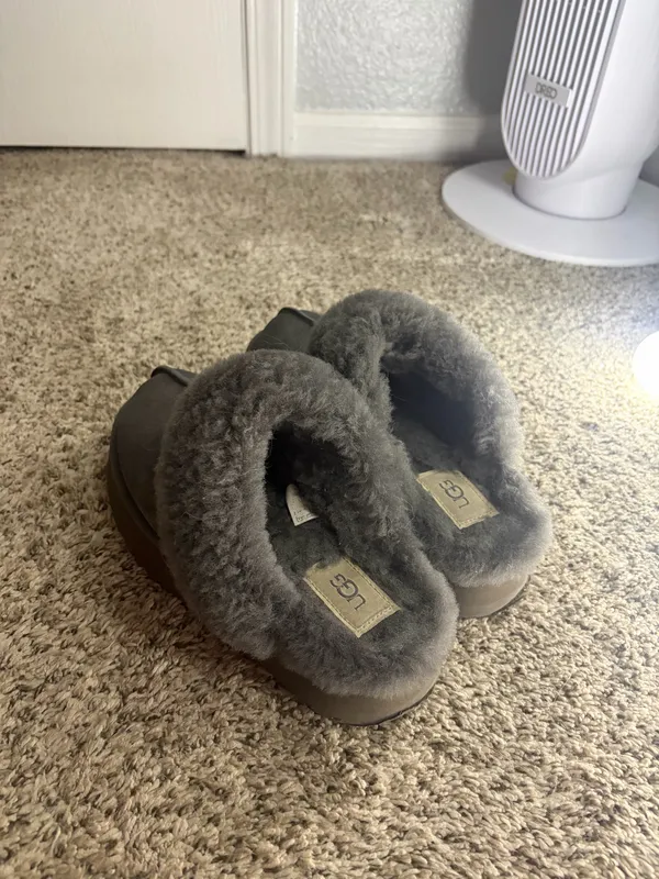 UGG Slippers Platform - Image 3