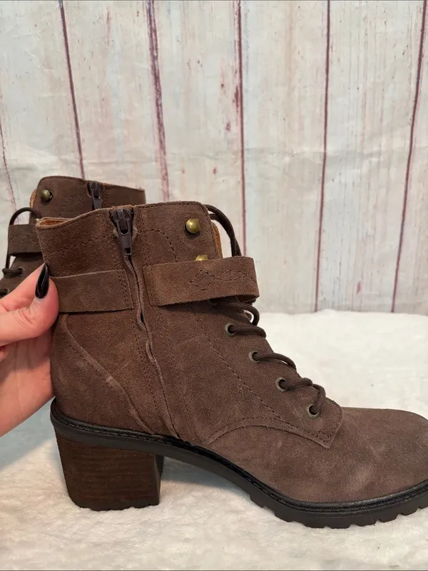NWOT Zodiac Gemma Booties - Image 10