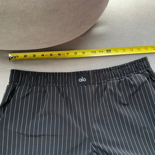 Alo Yoga Pinstripe Daylight Boxer Short Black/Titanium L - Image 3