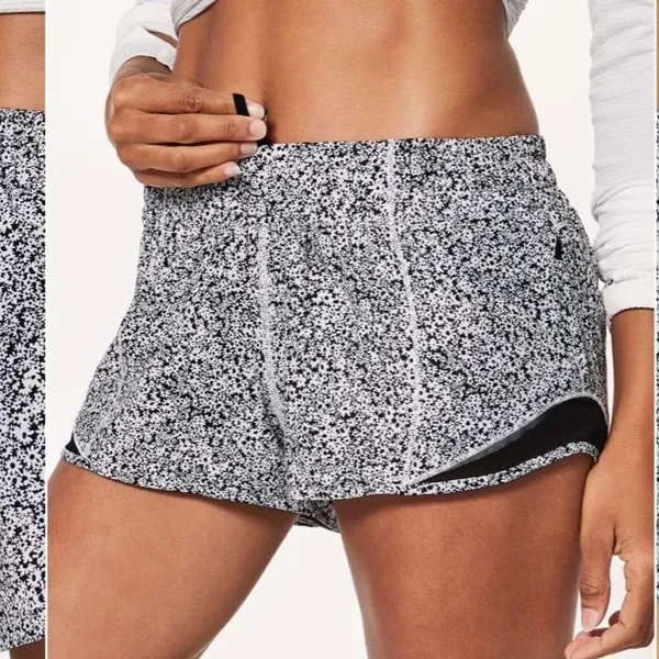 Lululemon Hotty Hot Short II *2.5" Ditsy Daisy White Black - Image 2