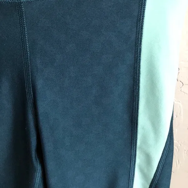 Under Armour Emerald Green Cropped Leggings‎ - Image 2