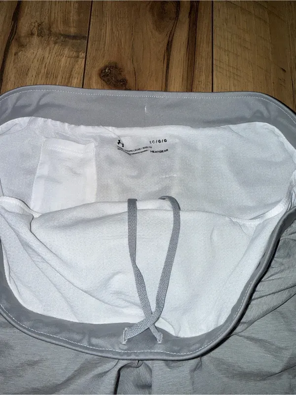 Light gray Under Armour shorts - Image 3