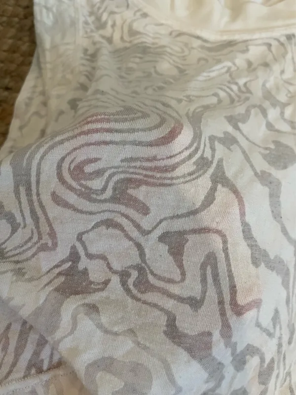 Lululemon All Yours White Swirl Sheer Muscle Tee Active Size 4 - Image 4