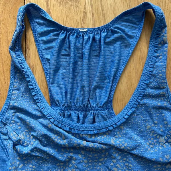 Lululemon Run Silver Bullet Tank Top Size 6 Blue Porcelaine Reflective Racerback - Image 7