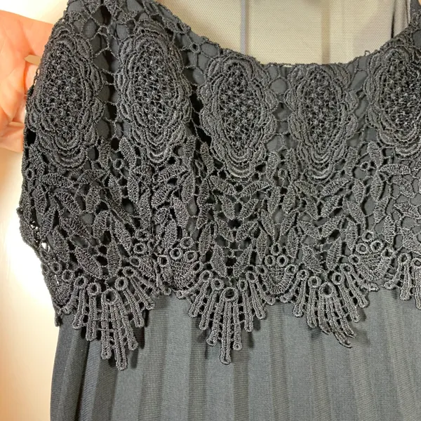 Flora Black Crochet Lace Pleated Long Dress Womens‎ Medium Adjustable Straps LBD - Image 3