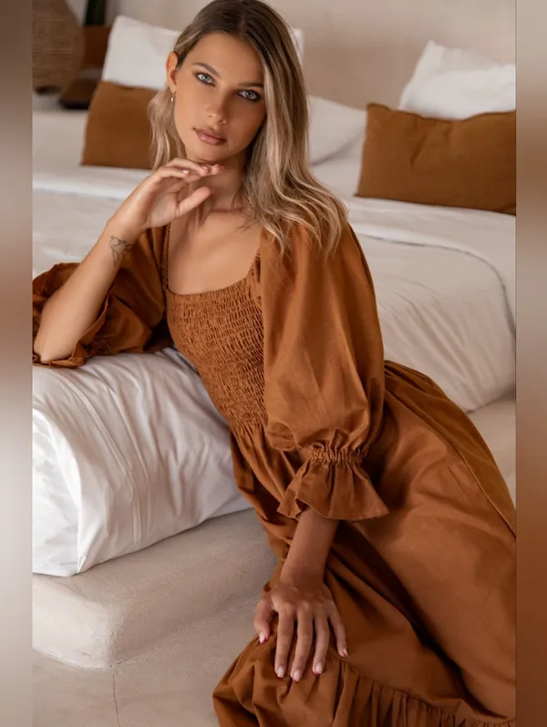 Bali Lane Almeria Smocked Midi Linen Dress - Image 3