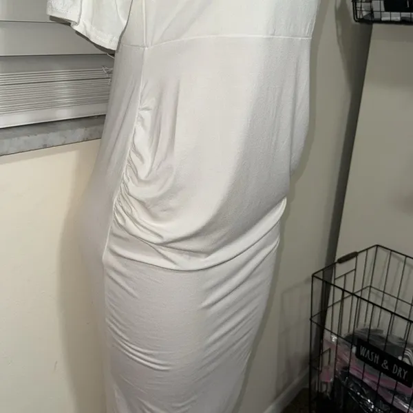 ASOS Maternity NWT white dress woman size 8 stretchy - Image 3