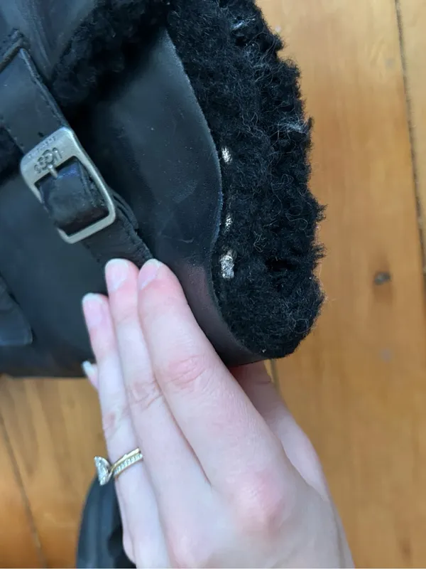 ☀️3/$25 UGG Women’s Black Leather Larkspur Sheepskin Motorcycle Buckle Boots 7 - Image 8