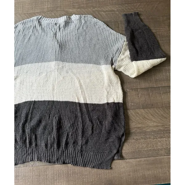 American Eagle Women's color-block gray white black waffle-knit henley sweater S - Image 9