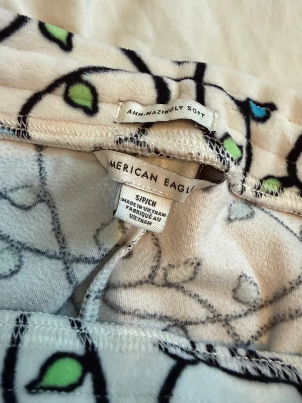 American Eagle snoopy Christmas pj pants  - Image 4