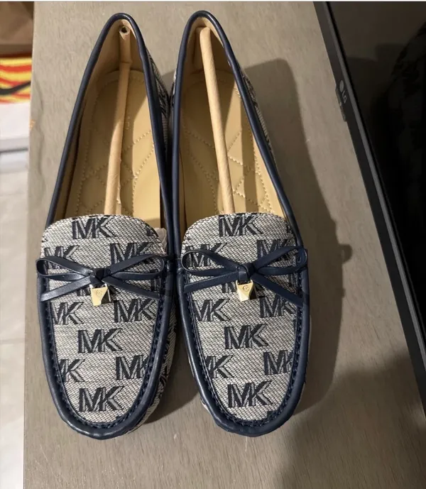 NWT Michael Kors Juliette MOC Loafers NAVY Leather Women Size 7 - Image 2
