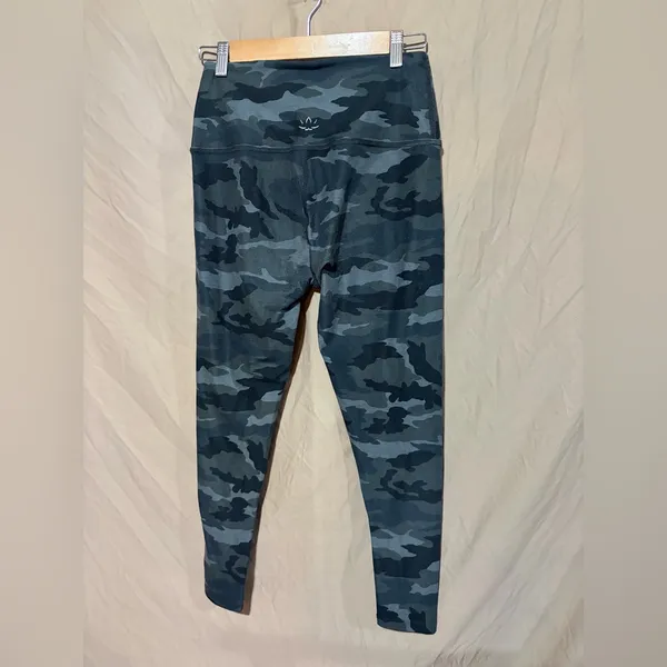 Beyond yoga leggings - Image 2