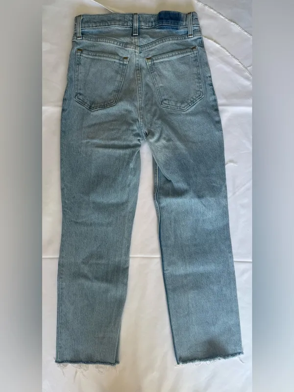 Abercrombie & Fitch 90s Straight Ultra High Rise Light Wash Jeans Size 25 / OX S - Image 3