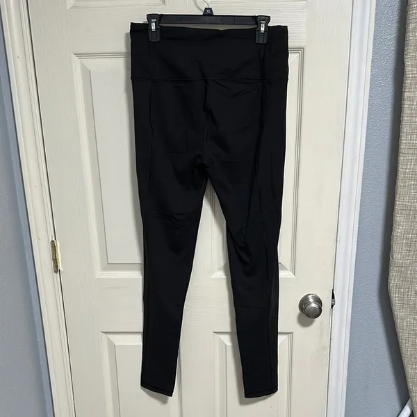 Victoria Sport Black Women's Long Leggings - Image 2