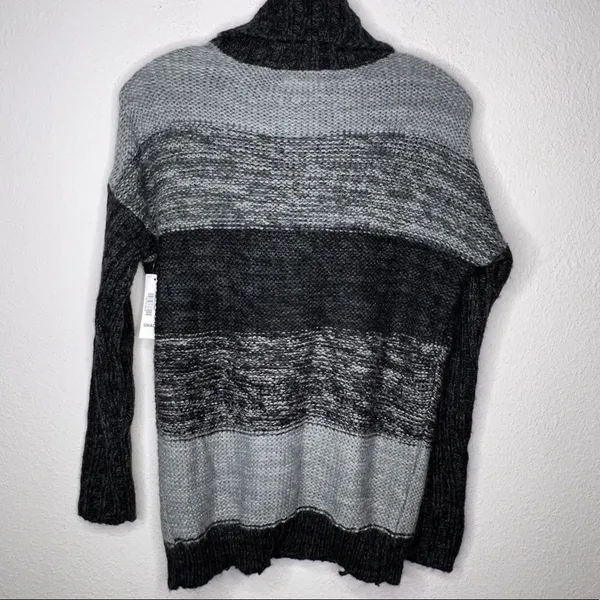ANA‎ Sweater nwt - Image 4