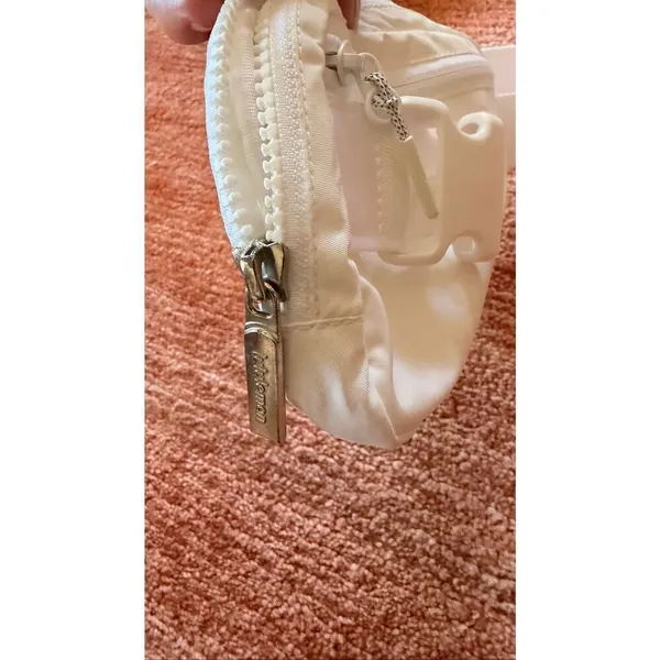 Lululemon Everywhere Belt Bag 1L White Opal O/S - Image 6