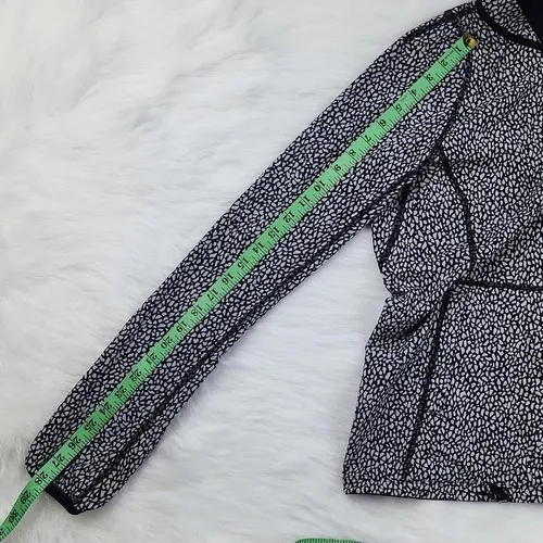 Lululemon Fast Track Reversible Zip-up Jacket Black‎ White Women's size 6 - Image 15