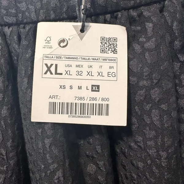 Zara Size-XL Mini Skirt Black Jacquard Puffy Layer‎ - Image 2