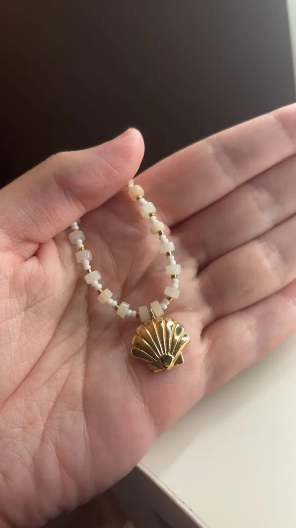 Handmade Necklace with Shell pendant White - Image 2