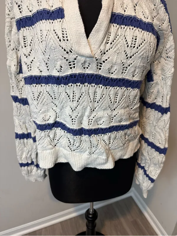 Universal Threads Cream with Blue Stripes Collared Preppy Sweater in Size XL - Image 3