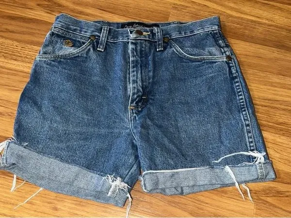 Wrangler Classic High-Rise Rolled Hem Denim Shorts - Blue - Image 2