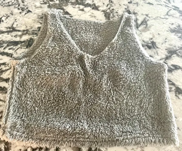 Womens Sexy Warm Fuzzy Fleece Cropped Lounge Two- Piece Set Size Small - Image 6