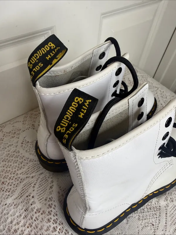 NWOT Dr Martens white leather high top ankle boots sz 6 - Image 3