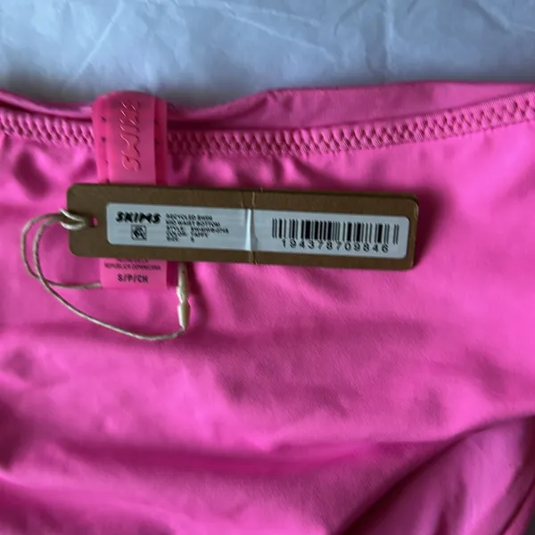 Skims swim bottoms‎ mid waist, color: TAFFY. Size: S NWT - Image 2