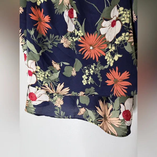 Banana Republic Navy Floral‎ Tie Shoulder Camisole Ruffle Hem Top XL - Image 2