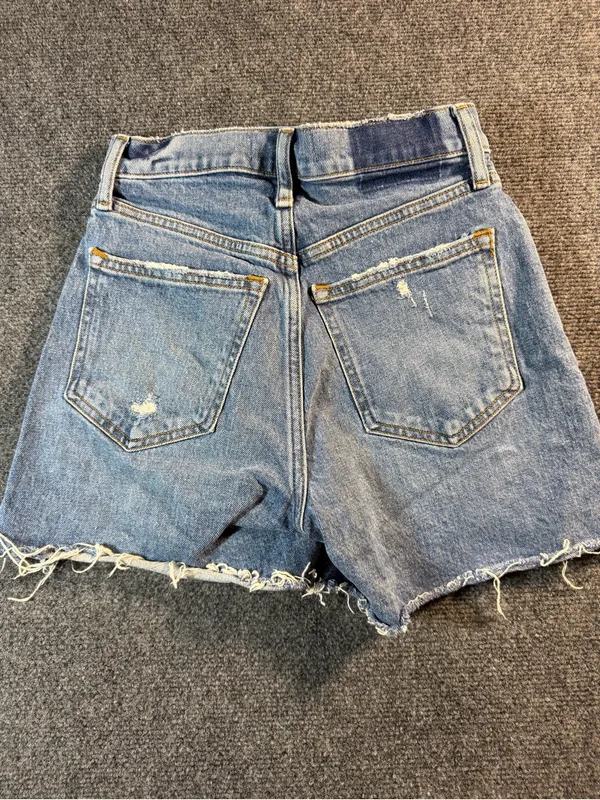 Abercrombie & Fitch The Mom Short High Rise Raw Hem Size 24/00 3" Inseam - Image 2