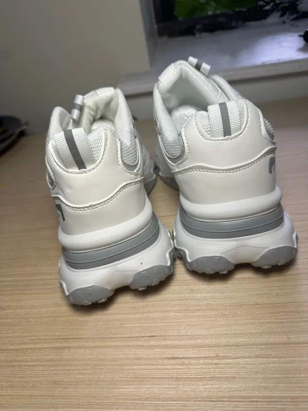 White and gray athletic sneakers Size 9 - Image 4