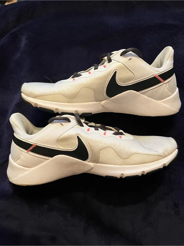 Nike Legend Essential 2 - Image 3