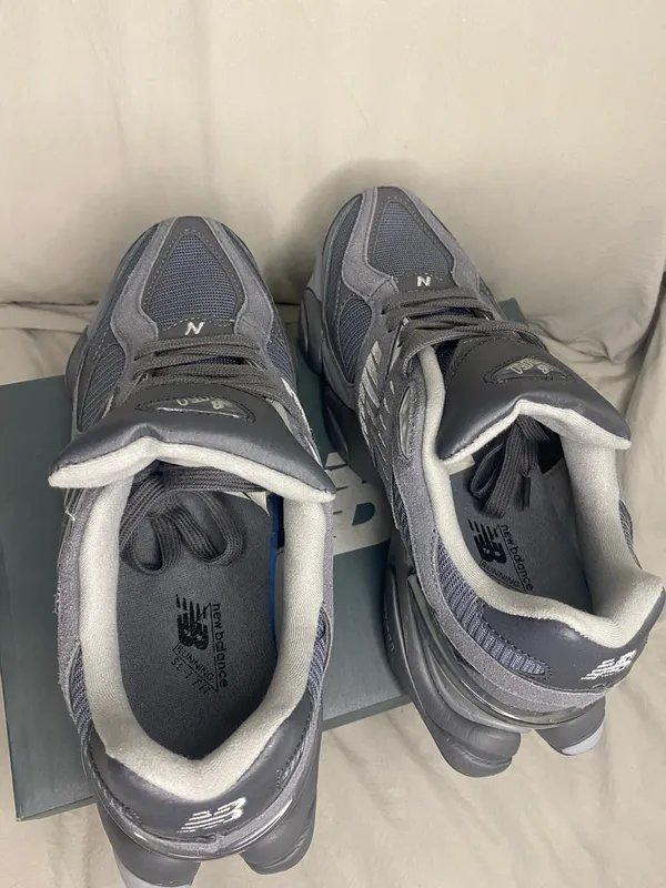 New Balance 9060 Sneakers Shoes Womens Size 10 Mens 8.5 - Image 5