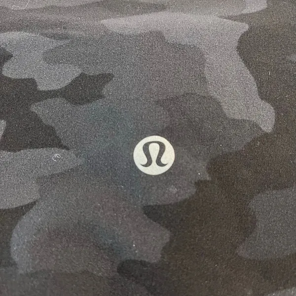 Lululemon Align Pant 25" Leggings in Black Camo size 4 - Image 7