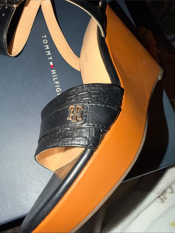 Tommy Hilfiger Women's Maroe High Ankle Wrap Wedge‎ Sandals - Image 4