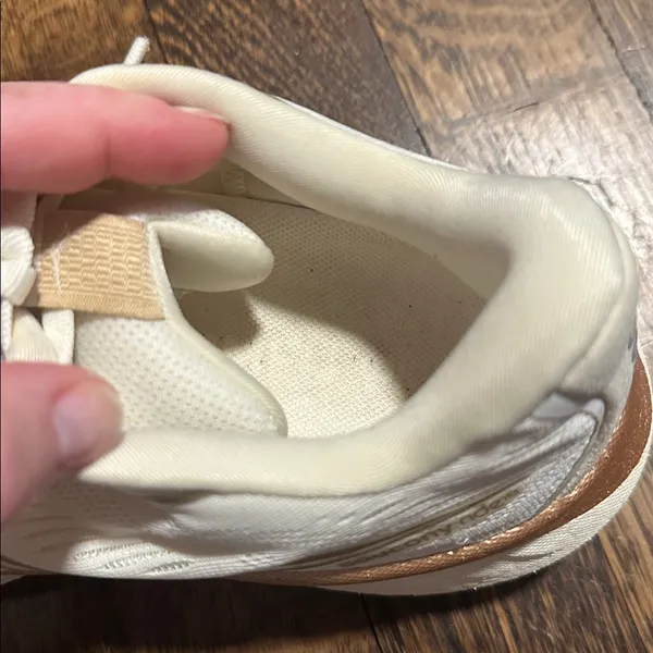 Saucony WOMEN'S RIDE 18 Vanilla Size 6 - Image 10