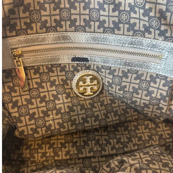 Tory Burch Nico Metallic East West Tote Silver‎ Distressed Leather - Image 10