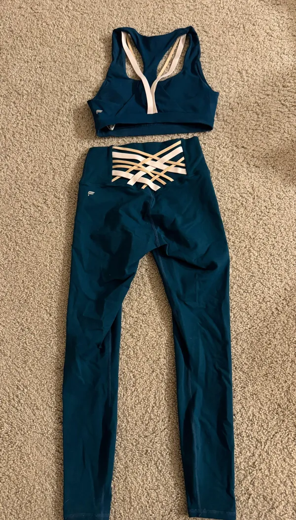 Fabletics Matching Set - Image 2