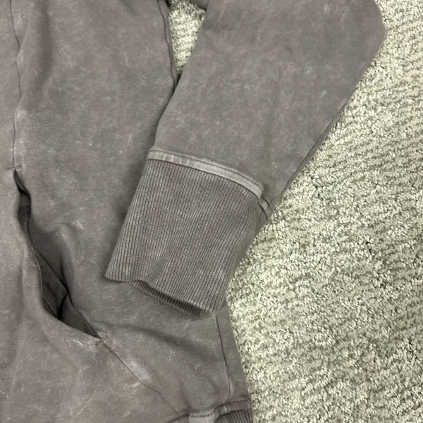 Lululemon Scuba Crew Neck Sweatshirt Womens 8 Taupe Gray Soft Washed Lunar Rock - Image 3